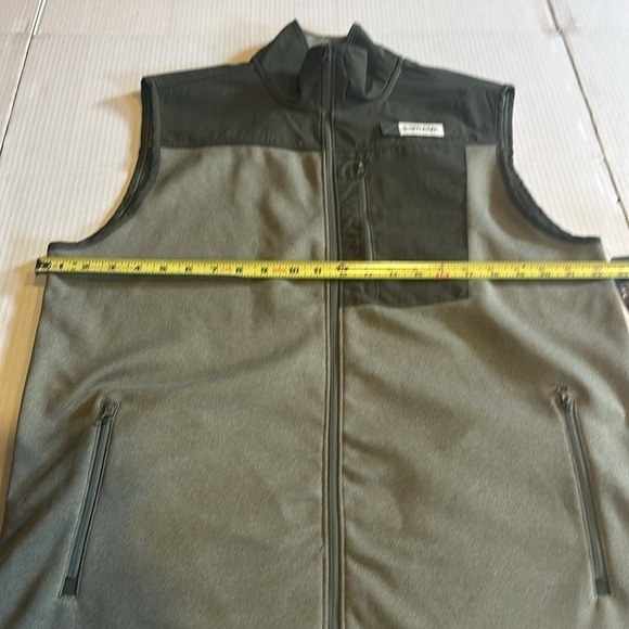 NWT Magellan Outdoors moisture wicking classic fish green vest 3 zipper pockets - Picture 2 of 10